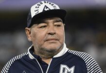 Policía incauta correos y estudios médicos de Maradona ausentes en el juicio por su muerte