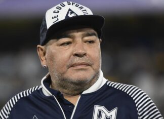 Policía incauta correos y estudios médicos de Maradona ausentes en el juicio por su muerte