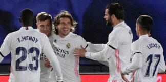 El Real Madrid gana 2-1 al Barcelona y asume el liderato en la liga