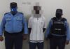 Policías arrestan a dos personas acusadas por robo mediante intimidación en perjuicio de ofendido protegido