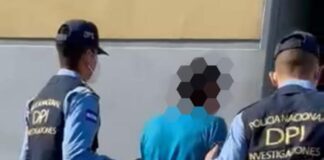 De manera flagrante DPI arresta a un supuesto distribuidor de drogas