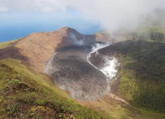 La ONU advierte de crisis humanitaria por erupción del volcán La Soufriere