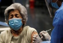 El Salvador comienza la vacunación de ancianos en asilos contra la covid-19