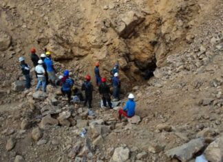 Cuerpo de bomberos informa que cuatro mineros quedaron soterrados en Choluteca