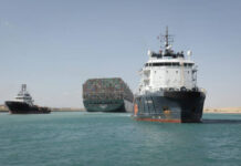 Canal de Suez recupera ritmo de navegación al pasar todos los buques anclados