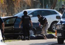 Mueren cinco personas, entre ellas dos policías, en un tiroteo en México