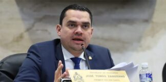 «No hay ninguna intención de aprobar que la vacuna contra el coronavirus sea comercializada por la empresa privada»: Secretario del Congreso Nacional