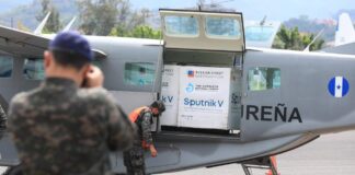 Llega a Honduras segundo lote de vacunas rusas compradas por el gobierno