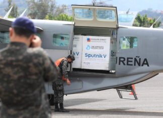 Llega a Honduras segundo lote de vacunas rusas compradas por el gobierno