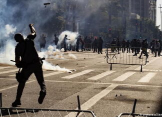 Brasil se levanta contra Bolsonaro con marchas en todo el país pese al Covid-19