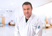 El doctor Carlos Umaña dice que escuelas bilingües podrían iniciar clases semipresenciales en agosto