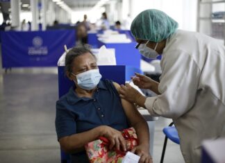 El Salvador recibe 96.000 vacunas de AstraZeneca y suma 2,7 millones de dosis