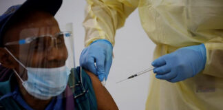 Maestros, adultos mayores, personas con discapacidad y enfermedades de base serán inmunizados con las vacunas donadas por El Salvador