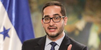 Marco Midence renuncia como Ministro de Finanzas para aspirar a un cargo de elección popular