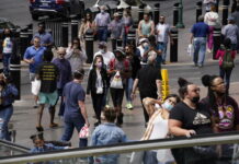 OMS: dejar las mascarillas no sólo depende del nivel de vacunación nacional