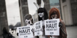 PETA protesta ante la tienda neoyorquina de Hermès por su uso de pieles