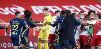 Cinco tarjetas rojas en el partido entre el Mónaco y el Lyon