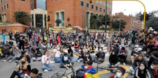 Colombia avanza en diálogo político mientras protestas siguen en las calles