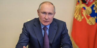 Putin dice que tiene anticuerpos y anima a los rusos a vacunarse sin falta