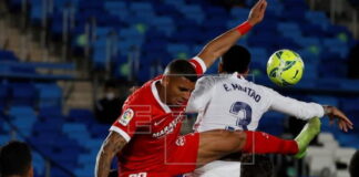 El Real Madrid empata con el Sevilla y rescata un punto insuficiente para el liderato