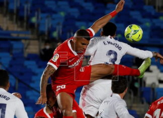 El Real Madrid empata con el Sevilla y rescata un punto insuficiente para el liderato