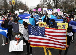 Hondureños protestan frente a la Casa Blanca en Washington exigiendo un nuevo TPS