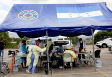 A partir de hoy estarán vacunando a los adultos mayores de 70 años en los centros peatonales del Distrito Central