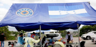 A partir de hoy estarán vacunando a los adultos mayores de 70 años en los centros peatonales del Distrito Central