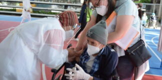 Por medio de una app podrán inscribir a los adultos mayores de 75 años para que reciban la vacuna anticovid en Tegucigalpa