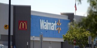 Walmart dejará de exigir en EE.UU. uso de mascarillas a vacunados