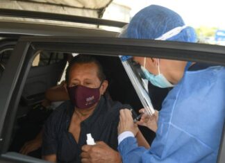 Vacuna contra la COVID-19 a adultos mayores con discapacidad será en su vehículo: Ministra de Salud