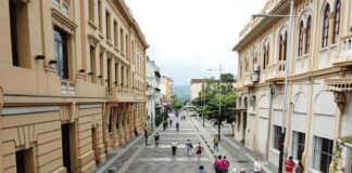 Advierten de crisis económica en El Salvador por destitución de magistrados