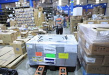 Autoridades del IHSS inician la distribución de las primeras vacunas anticovid-19 que llegaron el sábado al país