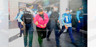 Llega a Tegucigalpa la hondureña extraditada desde España acusada de ordenar la muerte de una empresaria en Intibucá