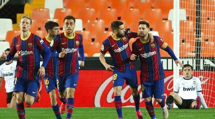 El Barcelona remonta 2-3 ante el Valencia y se mantiene en la lucha por el liderato de la liga
