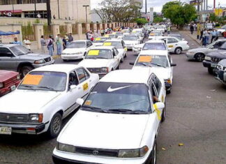 Taxistas en paro de labores por incumplimiento de promesas por parte del gobierno