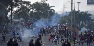 Al menos 16 muertos en protestas de Colombia, según la Defensoría del Pueblo