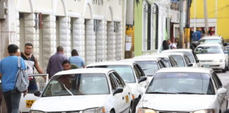 Alrededor de 140 taxistas han muerto por Covid-19 en el país