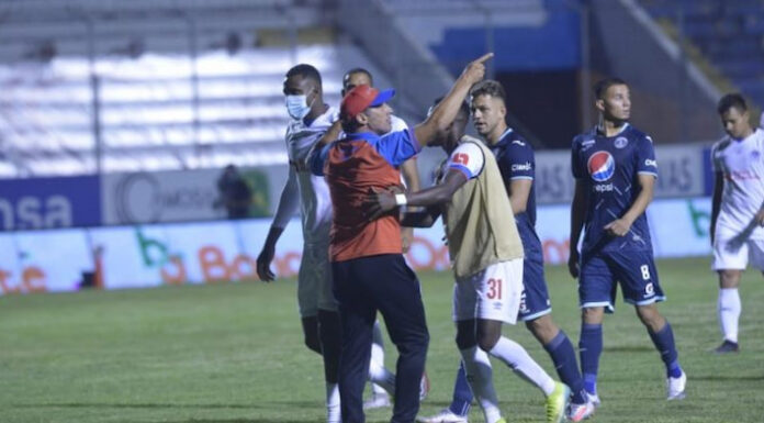 Comisión de disciplina sanciona al entrenador Pedro Troglio con 4 partidos de suspensión y 10 mil lempiras de multa