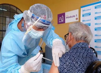 Adultos mayores de 75 años podrán ser vacunados en centros fijos de barrios y colonias ha partir del 24 de mayo