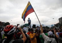 EE. UU. alerta a su población del riesgo de viajar a Venezuela por el covid-19 y el arrestos de ciudadanos estadounidenses