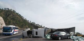Volcamiento de rastra en cuesta de La Virgen, carretera CA-5