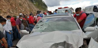 Alcalde de La Arada, Santa Bárbara y su tesorero sufren accidente vehicular en la salida al norte de Honduras