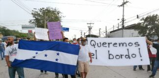 Desalojan con gas lacrimógeno a manifestantes en Chamelecón