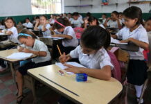 Es urgente retornar a clases semipresenciales asegura el ministro de educación Arnaldo Bueso