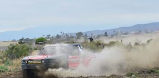 Un coche de carrera se estrelló contra una multitud de personas y deja al menos 29 heridos en Texas