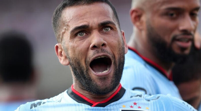 Dani Alves critica el VAR en Brasil: «En manos de incompetentes no sirve»