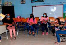 La Secretaría de Salud recomendó al IHSS priorizar en la vacuna antiCovid para docentes