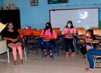 La Secretaría de Salud recomendó al IHSS priorizar en la vacuna antiCovid para docentes