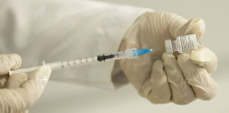 EMA cree que combinar vacunas es “seguro y eficaz”